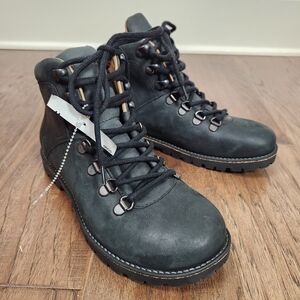 NWOT BIRKENSTOCK Jackson black hiking boot